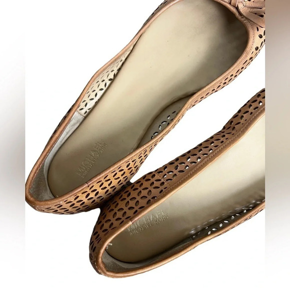Michael Kors • Olivia Flats - Picture 12 of 13